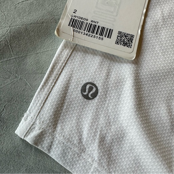 Lululemon white essential train tank NWT - Picture 10 of 10
